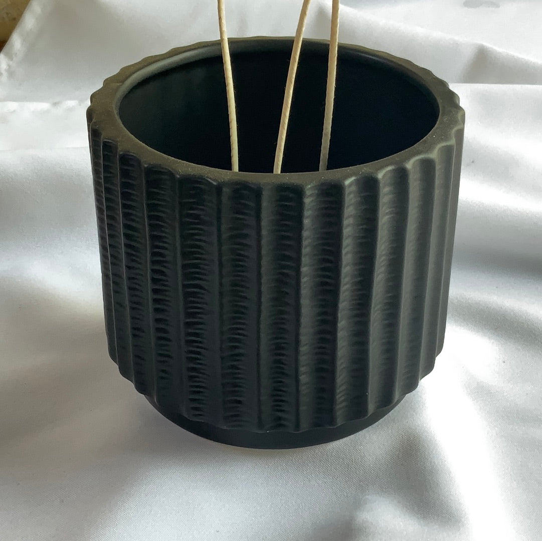 Round Matte Black Ribbed Candle Vessel