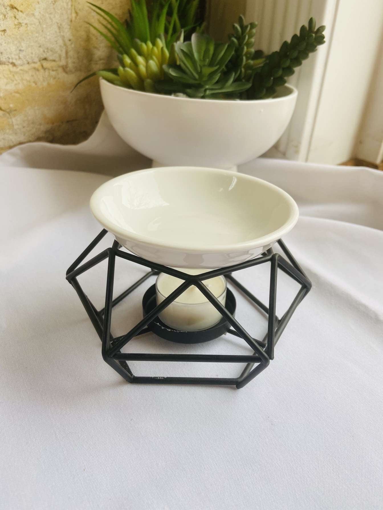 Black tea light wax warmer