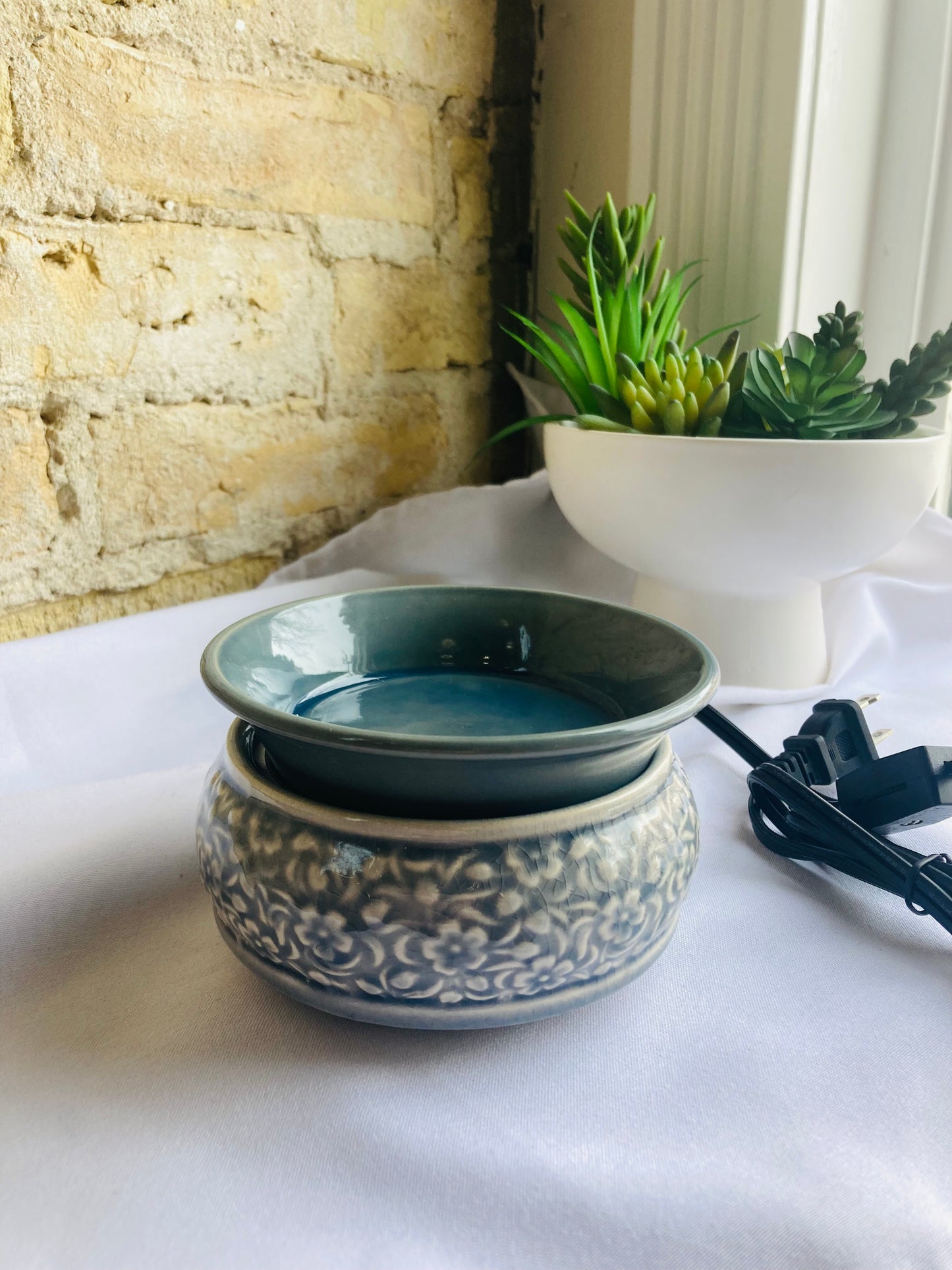 Blue floral wax melter
