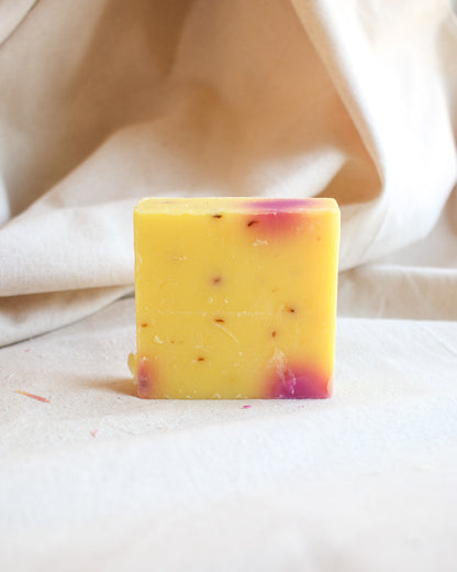 Honeysuckle Soap Bar 5oz